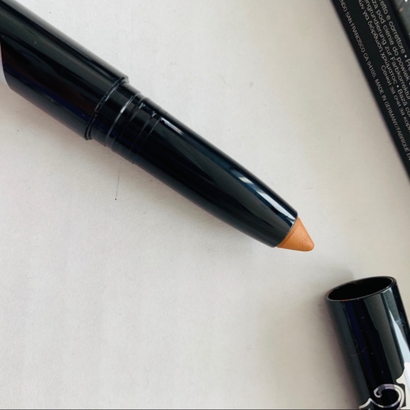 New! Kat Von D- Lock-It Eyeshadow Primer, Deep - Picture 3 of 8